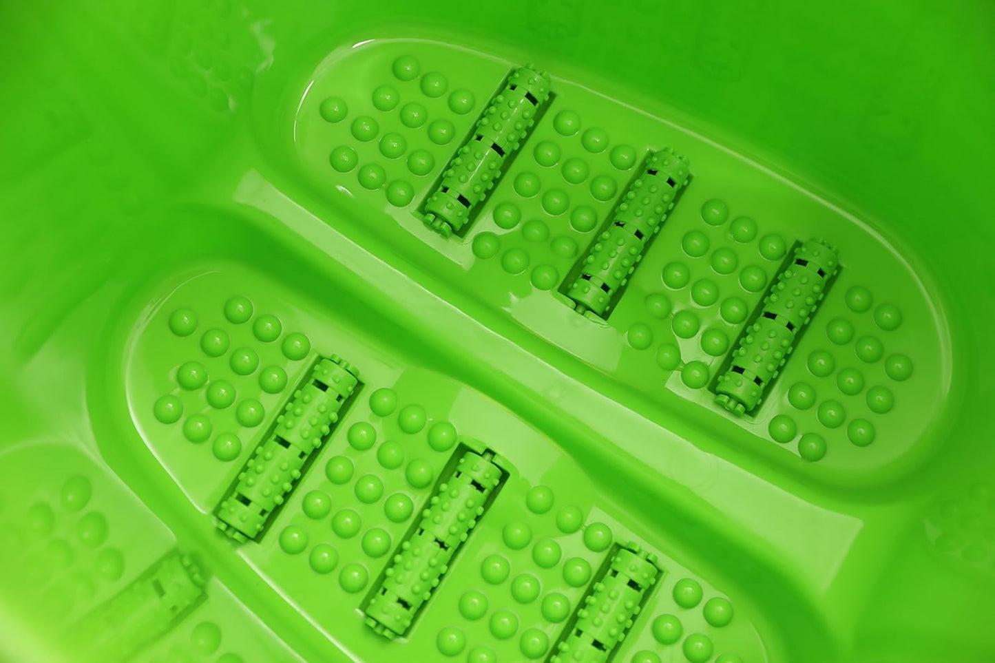 Extra-Deep Plastic Foot Soak Tub with Handles｜Large Home Foot Spa Bucket｜Sturdy Foot Bath Basin｜Green｜14"x12"x12"
